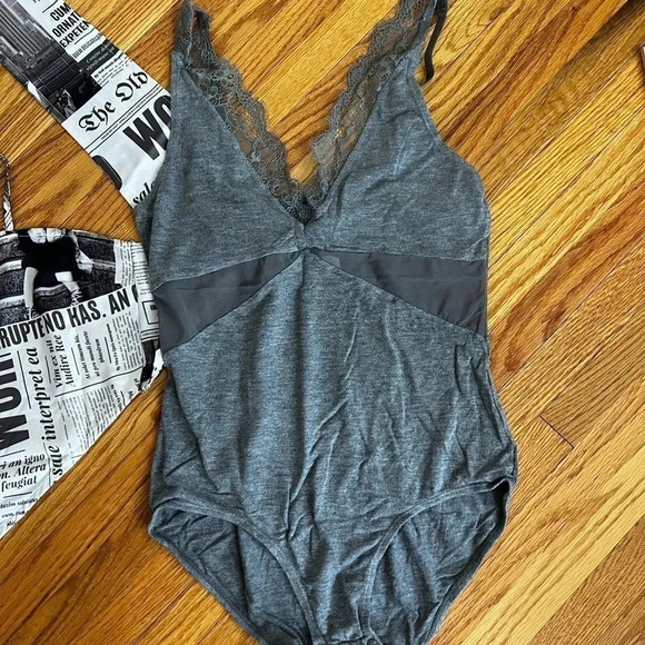 Two bodysuit and a bandanna top - Picture 2 of 6